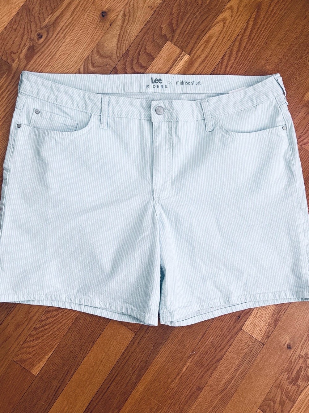 Lee Riders Midrise Jeans Shorts Light Blue/White Striped (22) Like New